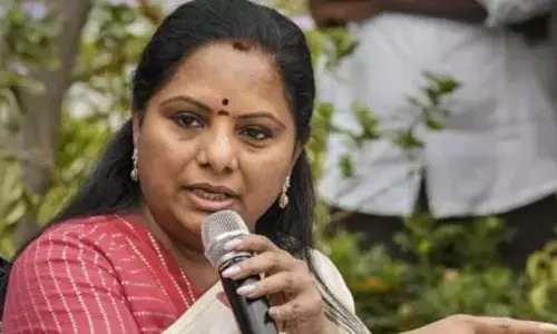 kalvakuntla kavitha,  respond, acb notices,  ktr