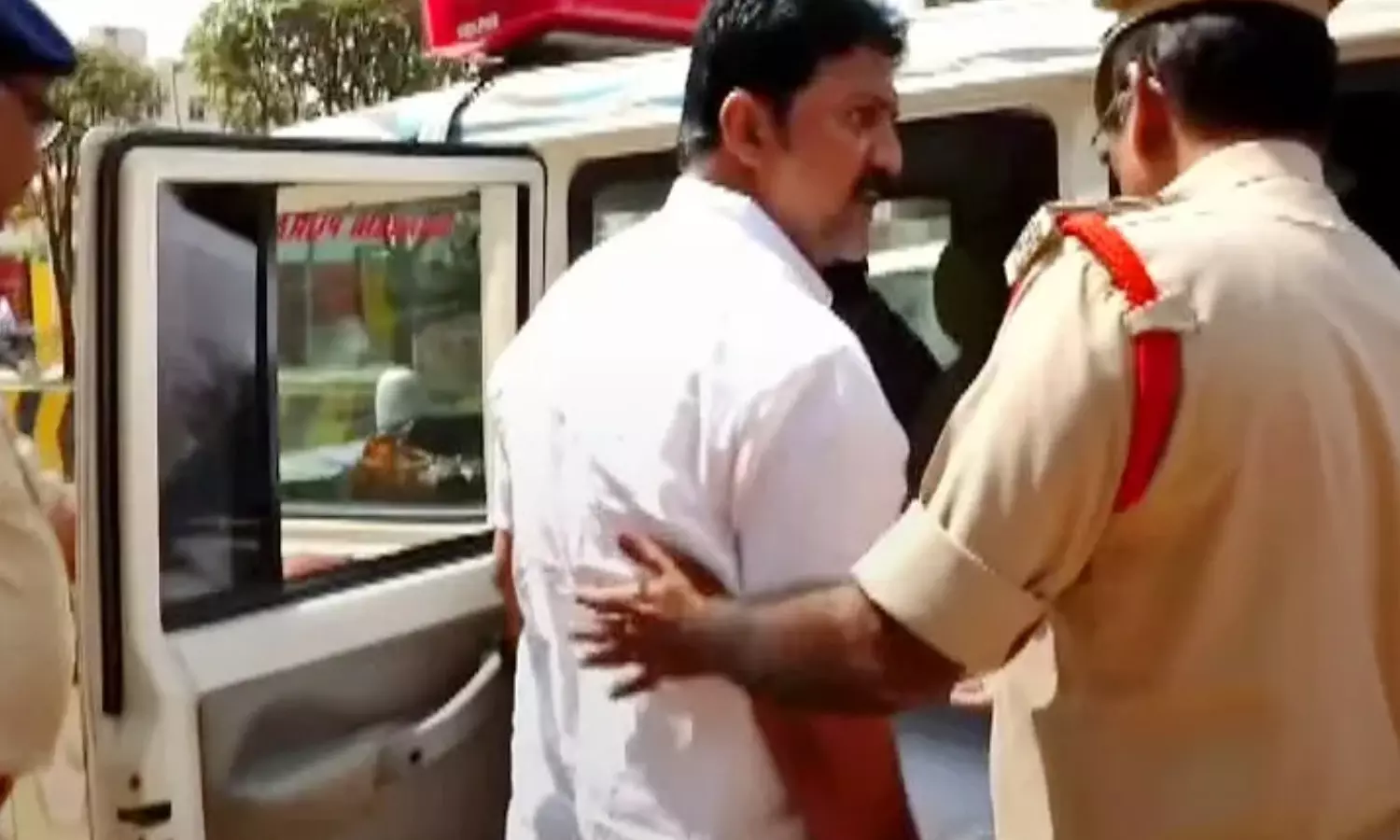 vallabhaneni vamsi, ex mla,  gannavaram, custody petition