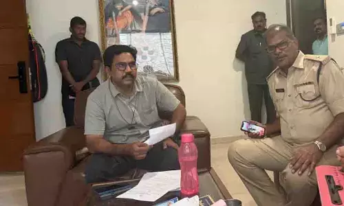 vijayawada police, vallabhaneni vamsi, house, hyderabad