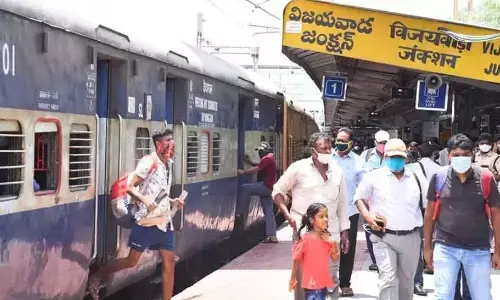 railway, clarifies, concessions, senior citizens