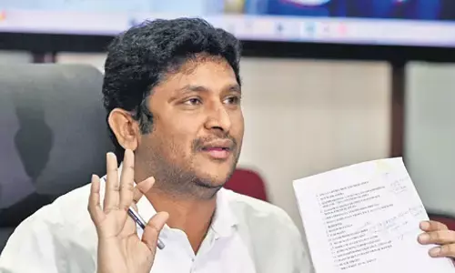 gv reddy,  ap fibernet chairman, ias officers,  chandrababu naidu