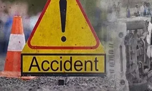 accident, bus, four people died, maharashtra