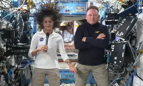 sunita williams, reaches,  earth,  space