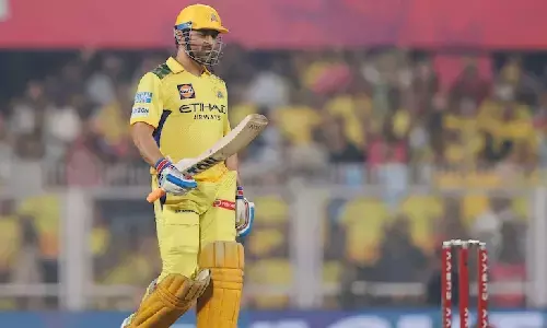 Dhoni: అప్పుడే రిటైర్మెంట్ తీసుకుని ఉంటే బాగుండేది