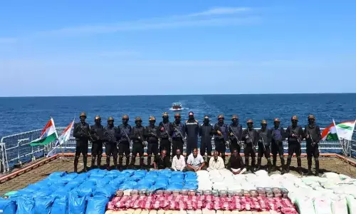 huge drug, seize, 1800 crore, gujarat.