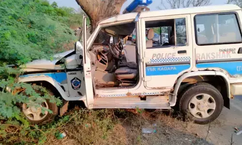 road accident, three people died, car,  kadapa district