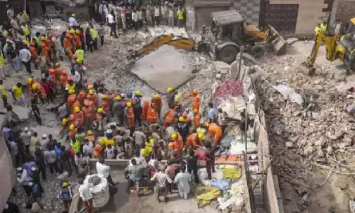 building, collapse,  death toll, delhi