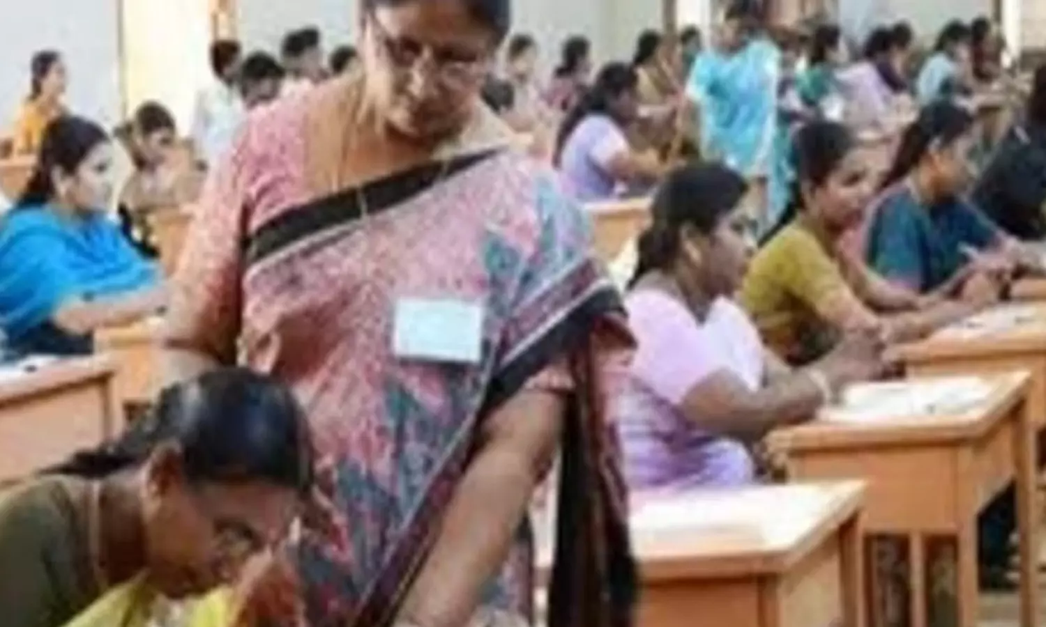 DSC notification, payment of fees,   clarity,  andhra pradesh