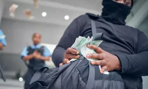 robbery, businessmans house, kacheguda, hyderabad