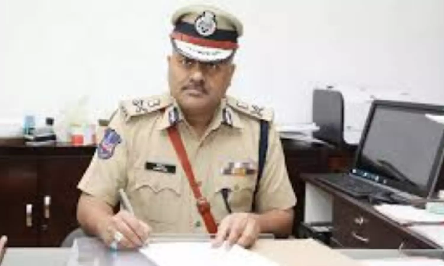 jithender, dgp,  pakistanis,  telangana