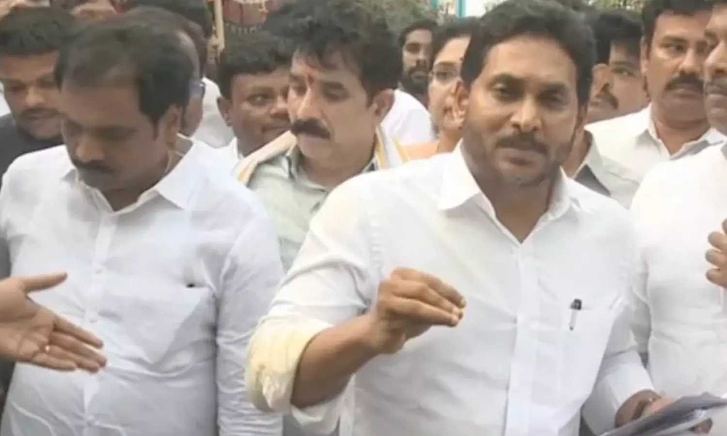 ys jagan, ycp chief , accident, simhachalam ys jagan, ycp chief , accident, simhachalam