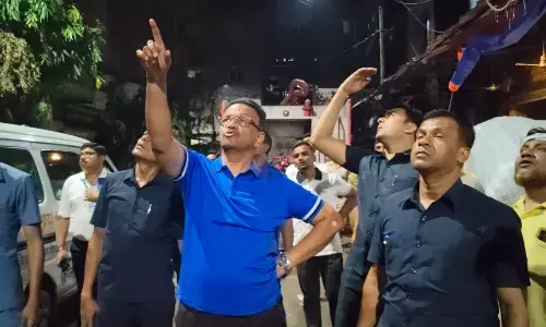 fire broke out, fourteen people died, hotel, kolkata