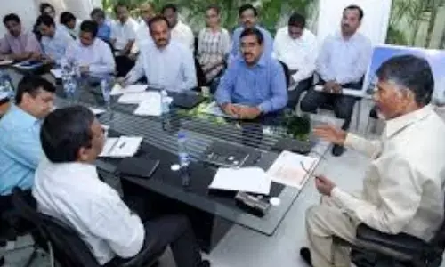 chandrababu, chief minister, meeting,  CRDA officials
