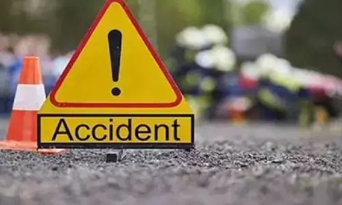 road accident , two youths died, peddapalli district,  telangana.