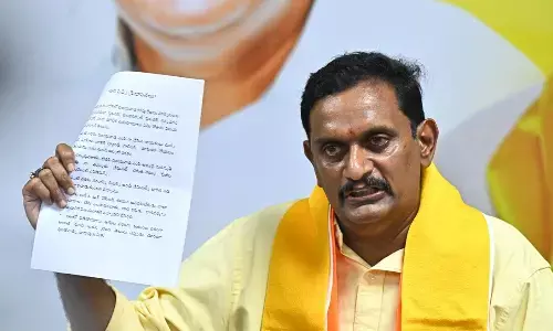 kesineni chinni, mp,  criticized, kesineni nani