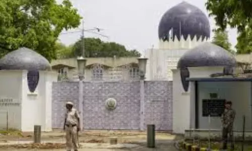 india, expels, rehman, pakistan high commission employee