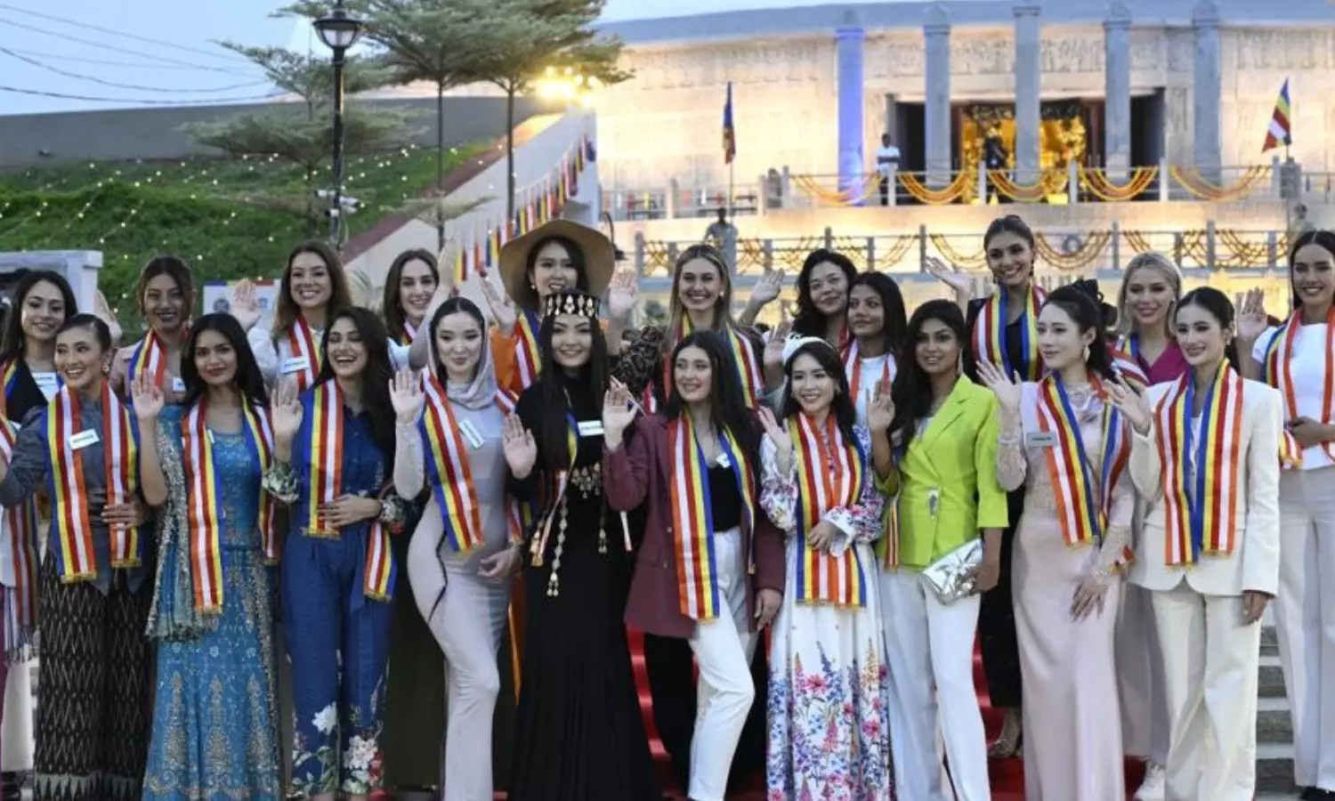 miss world contastants, visit, pillalamarri,  palamuru district.