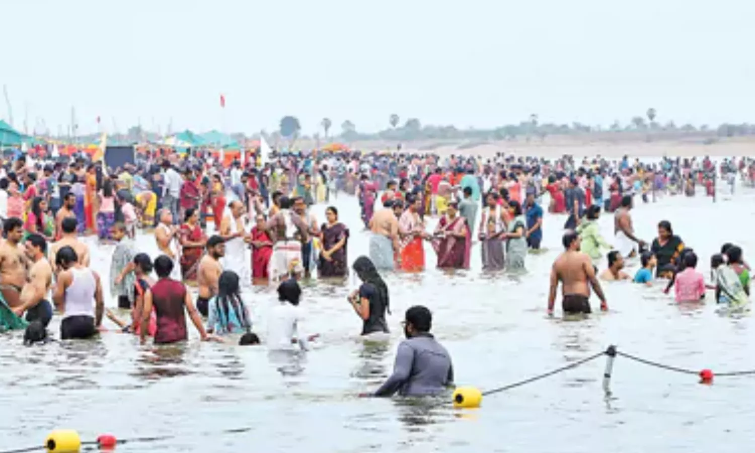 devotees,  flock, saraswati pushkaram,  telangana