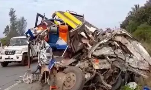 road accident, five people died, private vehicle,  tamil nadu