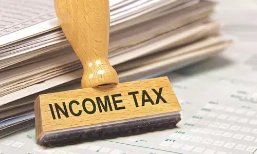 income tax officials are conducting raids in hyderabad