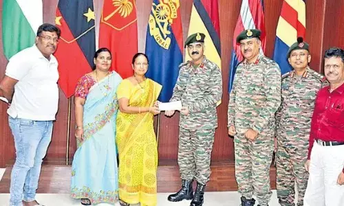 పింఛన్ డబ్బులు పొదుపు చేసి భారత సైన్యానికి 10 లక్షలు