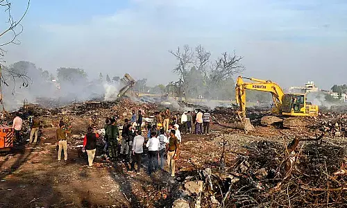 serious accident,  five people died, crackers factory, punjab