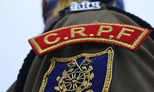 జర్నలిస్ట్ అంటూ పరిచయం చేసుకున్న మహిళ.. సీక్రెట్స్ లీక్‌ చేసిన సీఆర్‌పీఎఫ్‌ ఏఎస్‌ఐ