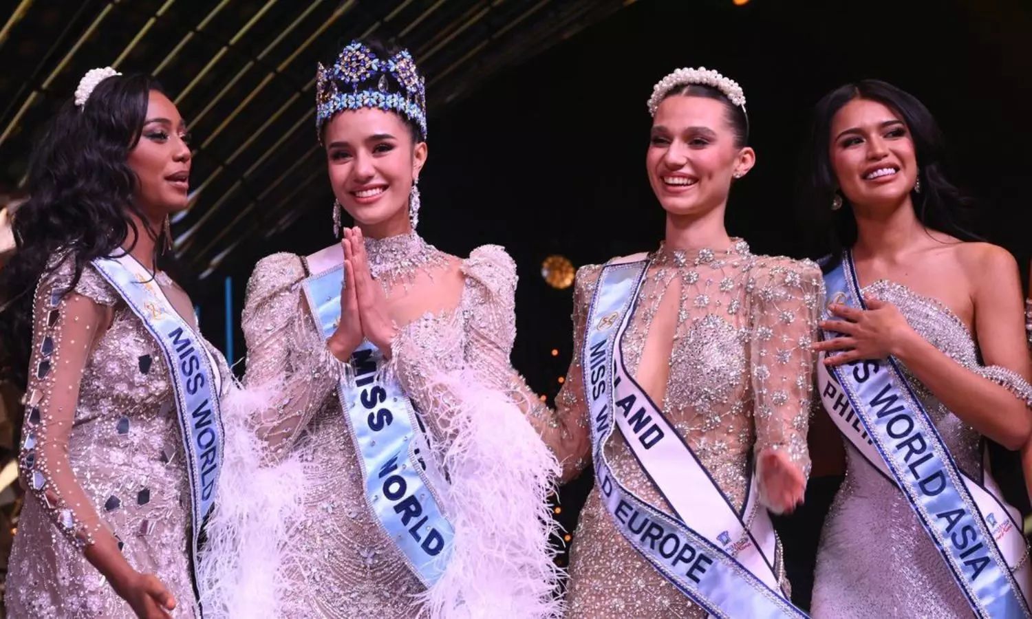 రొమ్ము క్యాన్సర్ భయం వెంటాడినా.. విజేతగా!!