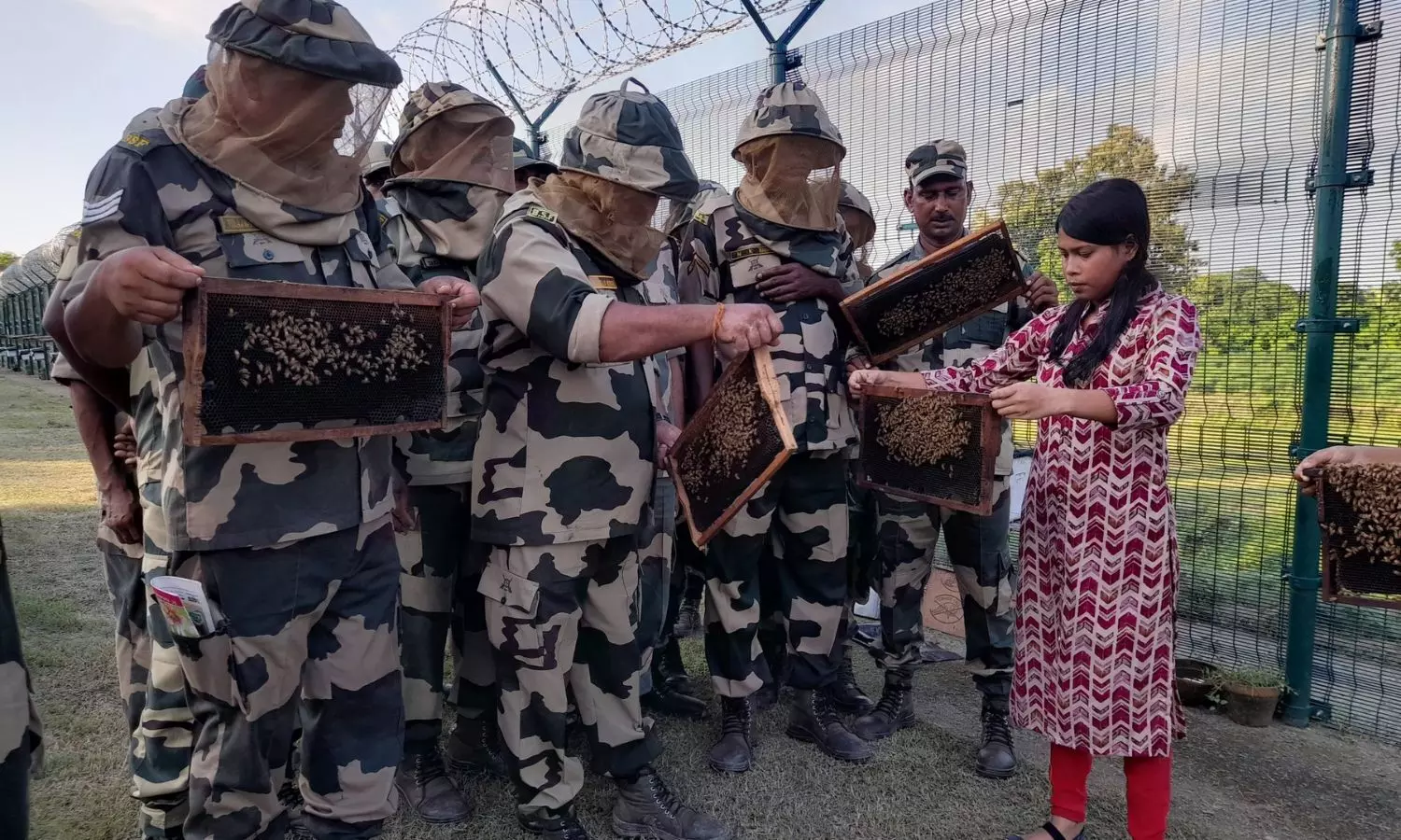 భారత సైన్యానికి అండగా తేనెటీగల దళం