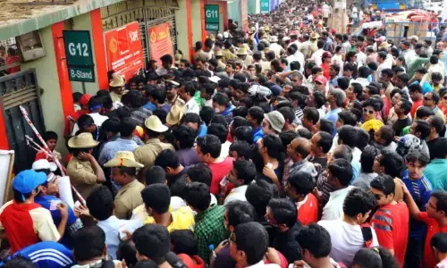 stampede, RCB, chinna swamy stadium, bengaluru
