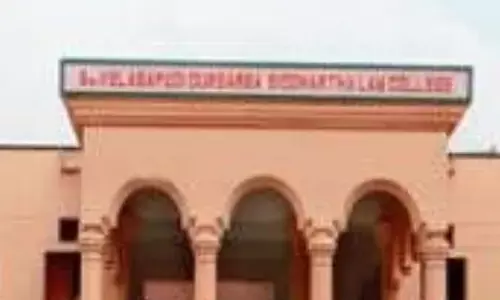 demolishing,  satavahana college, vijayawada, police