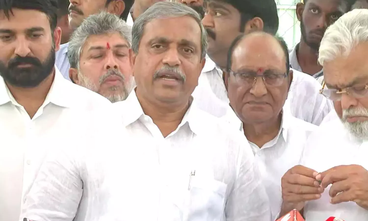 sajjala ramakrishna reddy, notices,  womens commission,  andhra pradesh