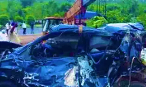 road accident,  three youths died, car, mumbai