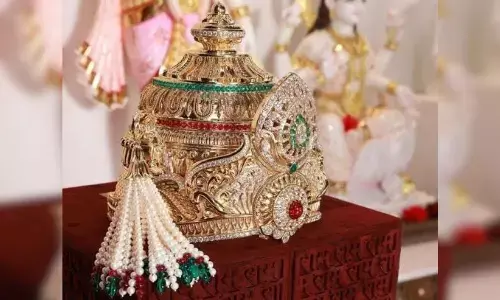 అయోధ్య రామయ్యకు ఛార్టర్డ్‌ విమానంలో వచ్చిన బహుమతులు