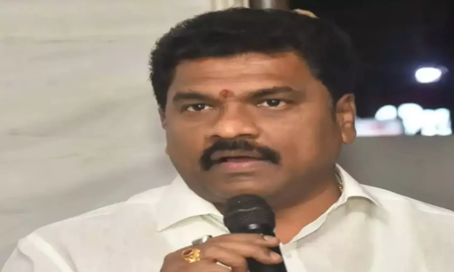 సస్పెండ్ చేస్తూ వైఎస్ జగన్ ఆదేశాలు