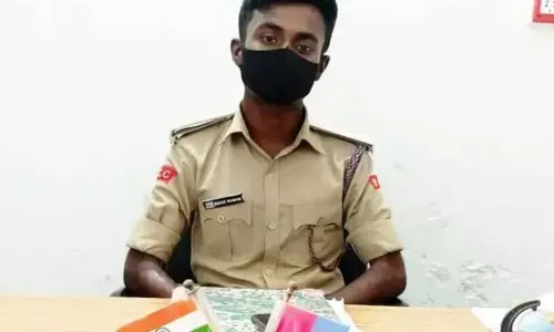 ఏడాది నుండి నడుస్తున్న నకిలీ పోలీసు స్టేషన్