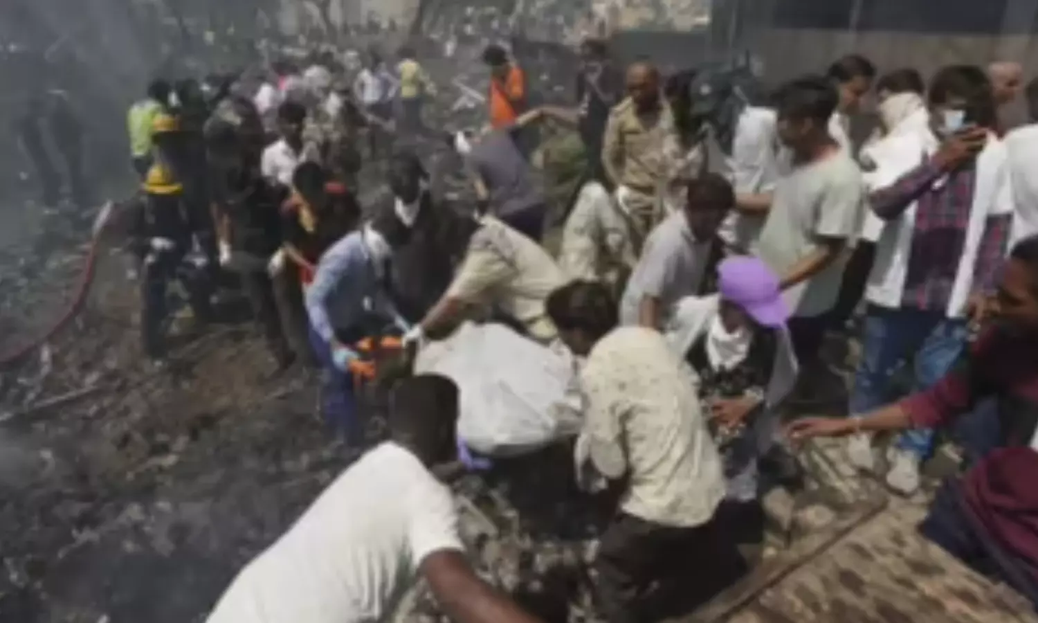 plane crash, tragedy, gold, hmedabad