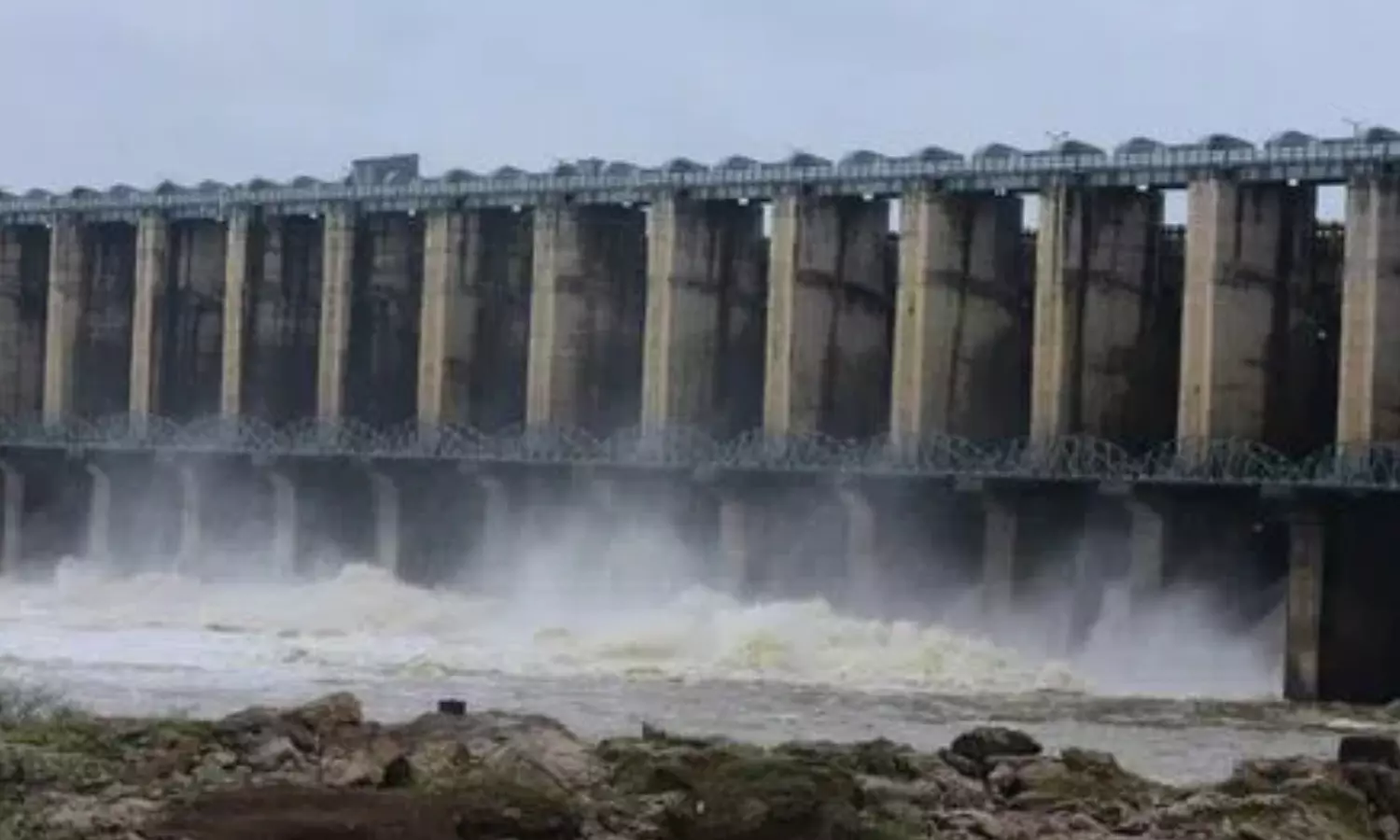 flooding, continues,  jurala project, telangana