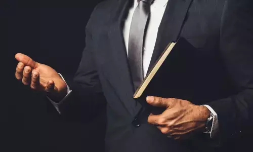 ఖతార్ లో తెలుగు పాస్టర్ల అరెస్ట్