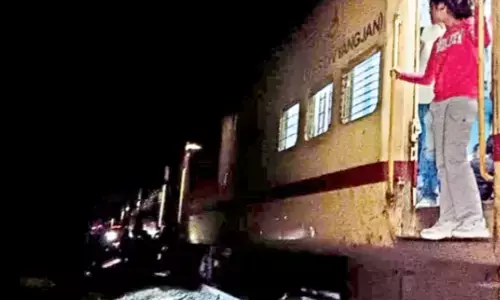 train, seven hills express, fire, sathya sai district