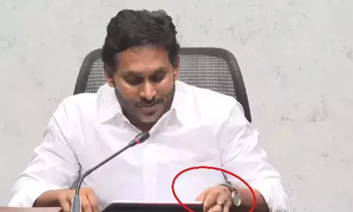new ring, hand,  ys jagan, ycp chief