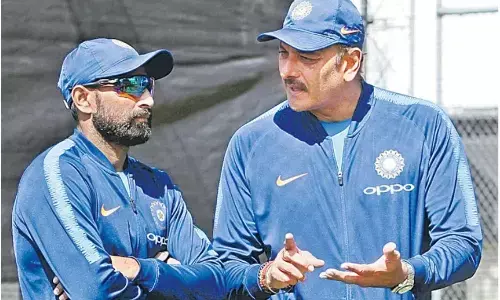 బిరియానీ ప్లేట్ తో రచ్చ.. రెచ్చిపోయిన షమీ!!