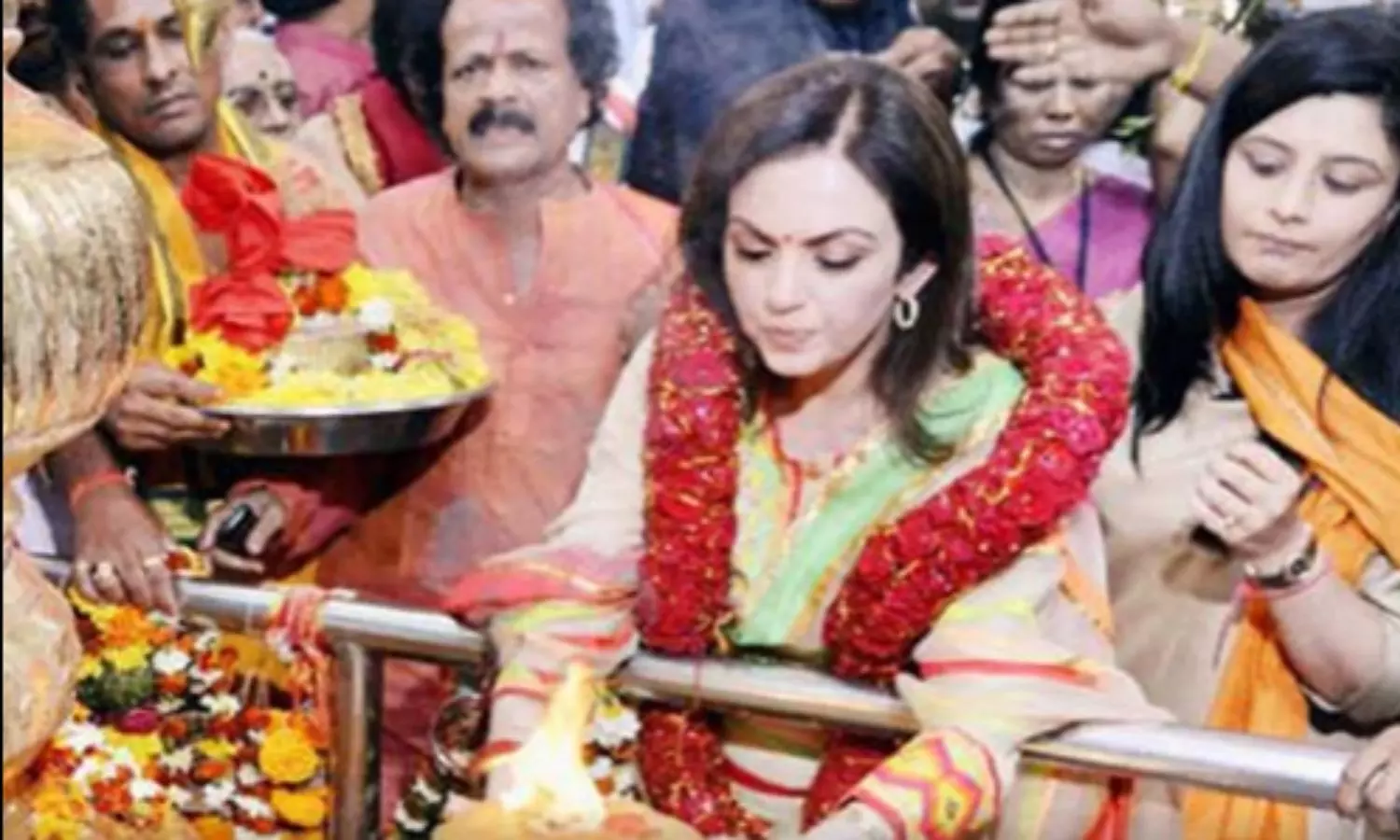 ఏప్రిల్ 23న ఆలయానికి నీతా అంబానీ.. ఇప్పుడేమో కోటి రూపాయలు విరాళం