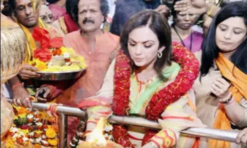 ఏప్రిల్ 23న ఆలయానికి నీతా అంబానీ.. ఇప్పుడేమో కోటి రూపాయలు విరాళం