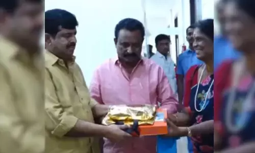 పాకీజాకు సాయం అందించిన పవన్