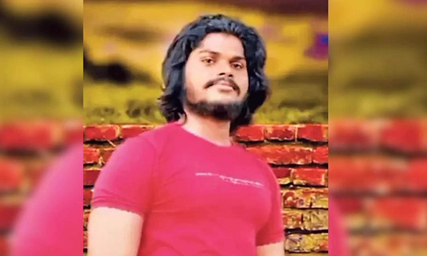 మత్య్సకారుడిని లాక్కెళ్లిన భారీ చేప