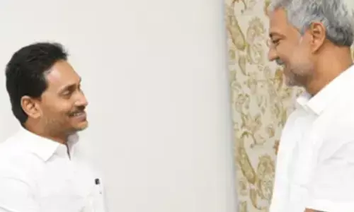 vallabhaneni vamsi, met, ys jagan  ycp chief