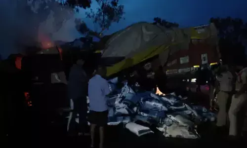 road accident,  warangal-khammam national highway, three people died, lorry