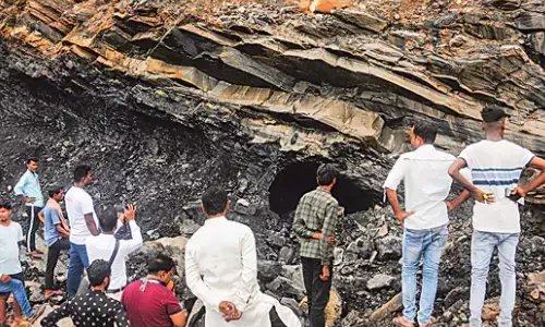 accident, four workers diedfour workers died, coal mine collapsed,  jharkhand