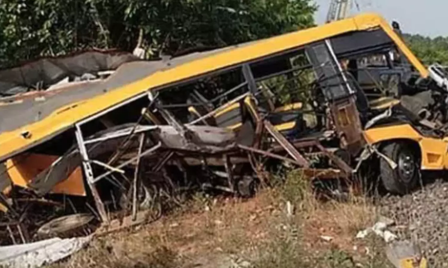 accident, three students died, hit by a train, tamil nadu